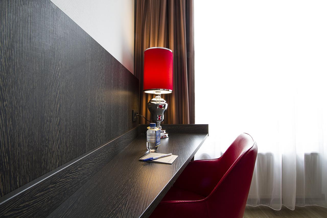 Bastion Hotel Eindhoven Waalre Bagian luar foto