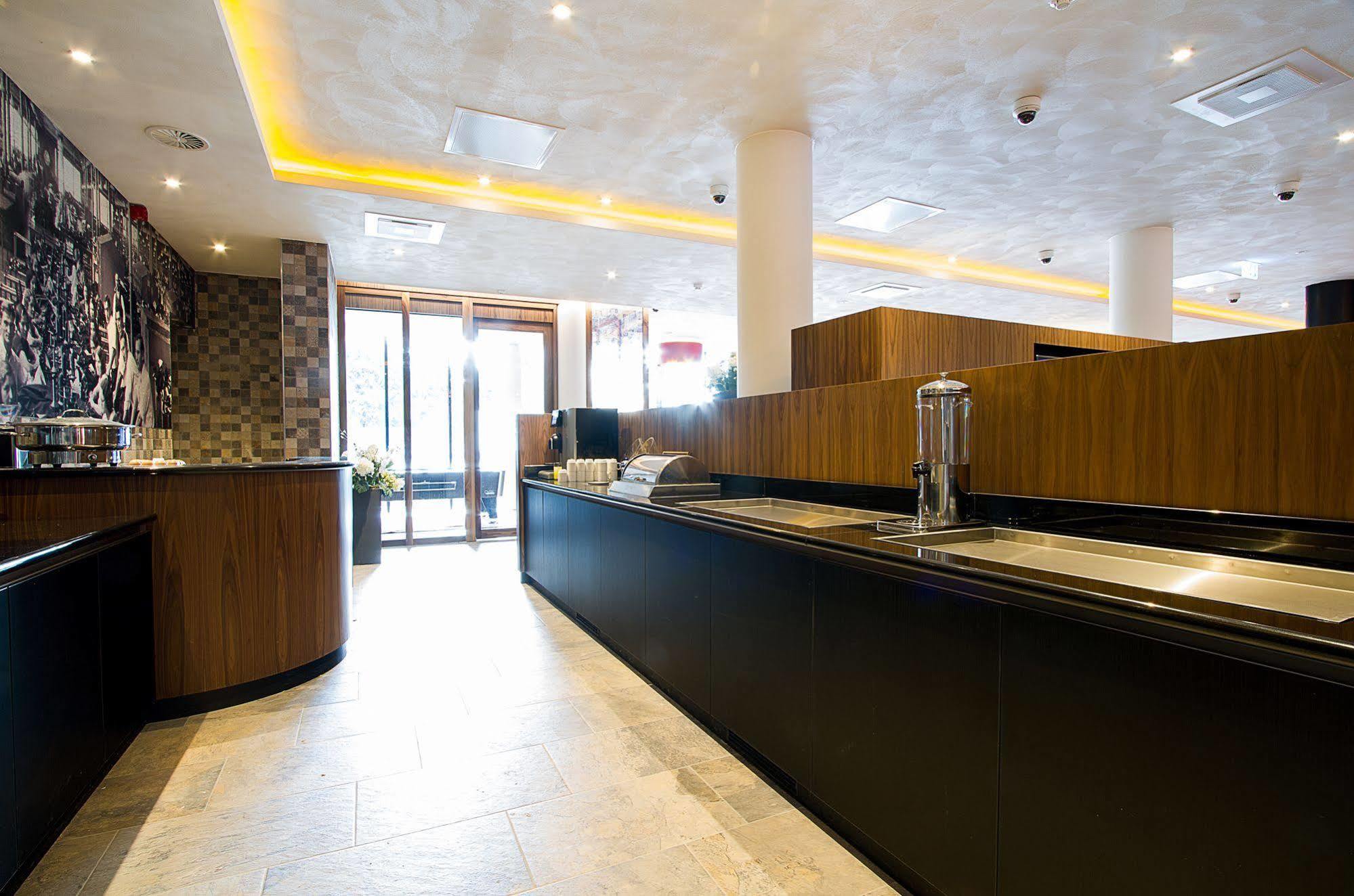 Bastion Hotel Eindhoven Waalre Bagian luar foto