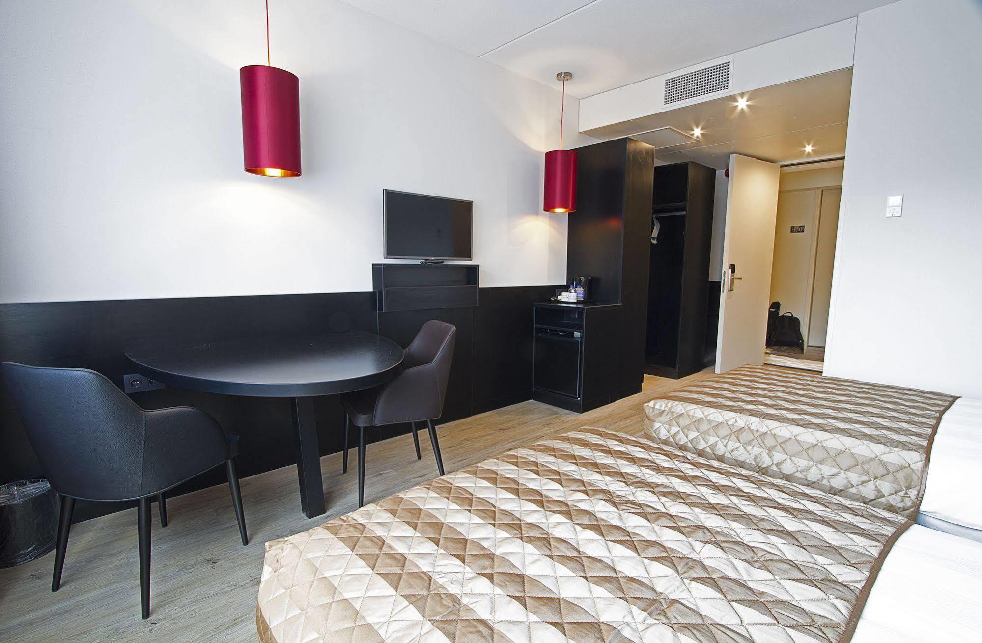 Bastion Hotel Eindhoven Waalre Bagian luar foto